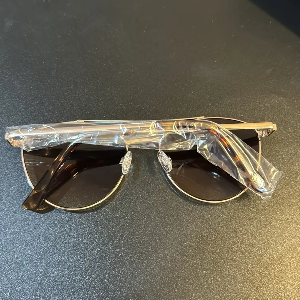 New Oscar De‎ La Renta sunglasses